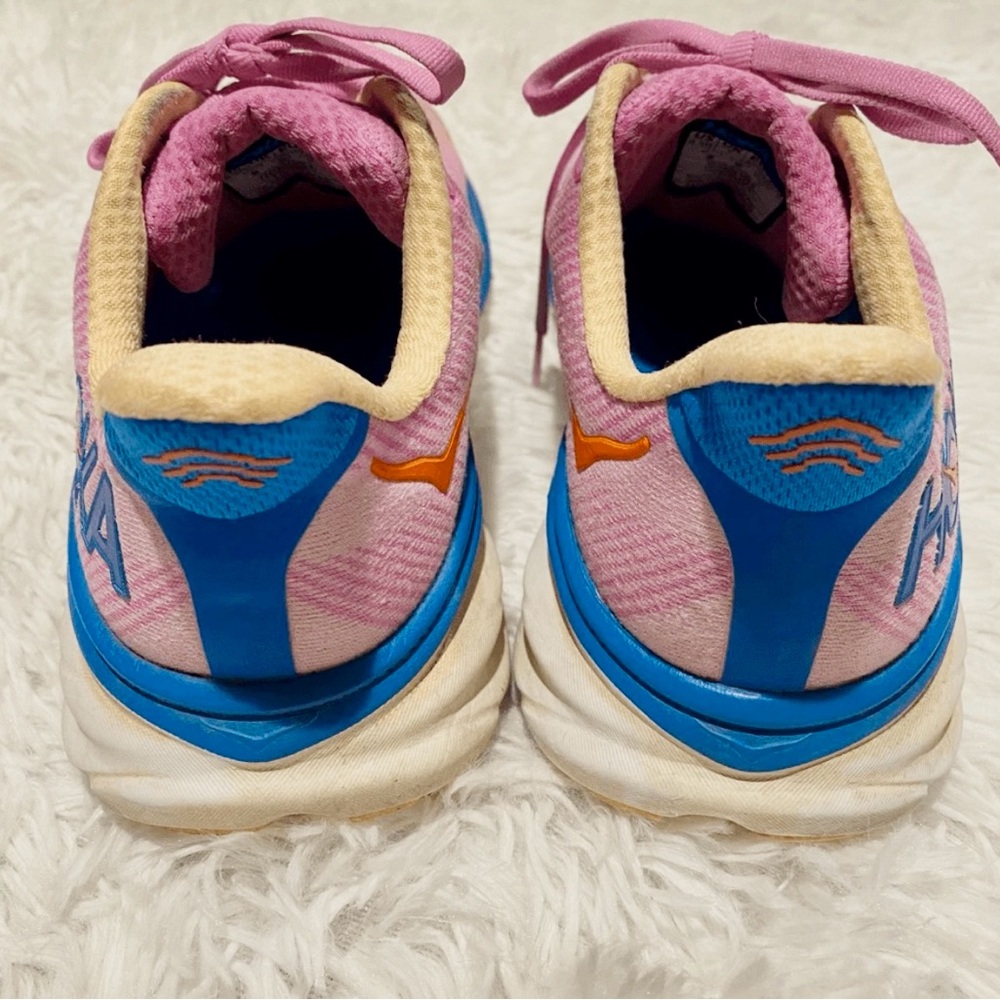 Hoka Women's Clifton 9 Lilac Pink and Blue Running Shoes - Picture 6 of 7